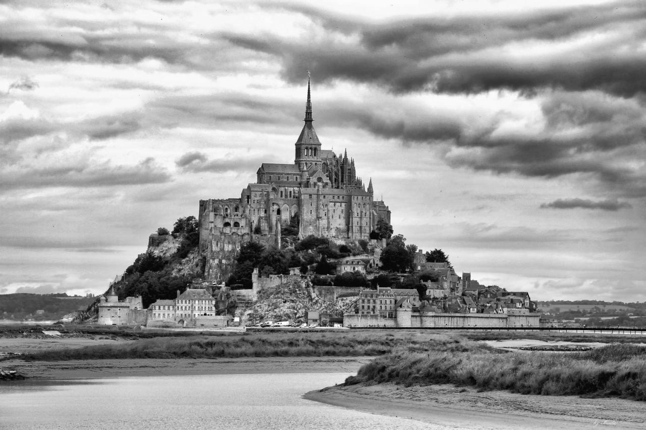 Proche Mont-Saint-Michel, B&B De Charme, Petit-Dejeuner Bio Inclus מראה חיצוני תמונה